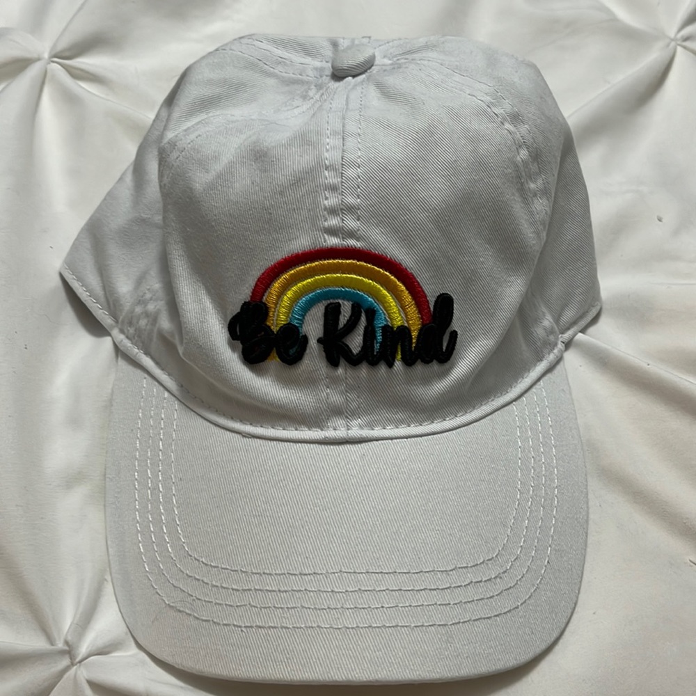 White Baseball cap  “Be Kind”